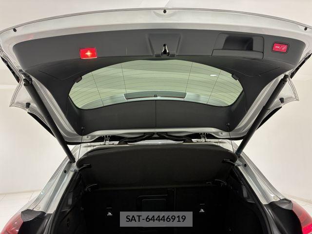 Mercedes Benz GLA-CLASS 2018-06 8525728-19