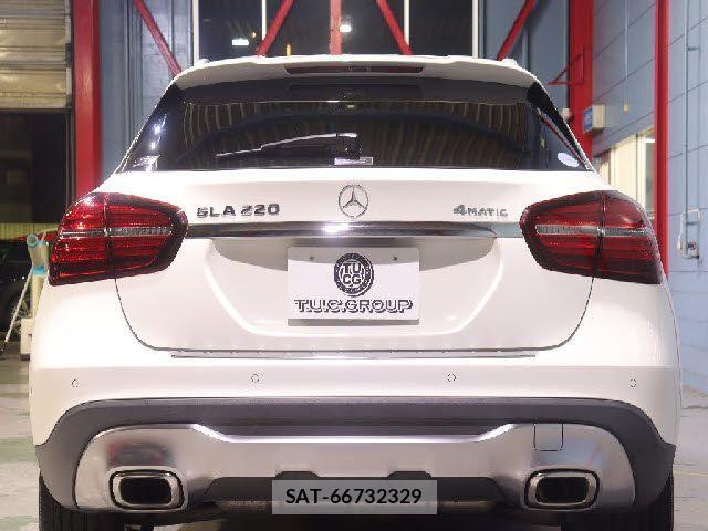 Mercedes Benz GLA-CLASS 2018-02 8562644-14