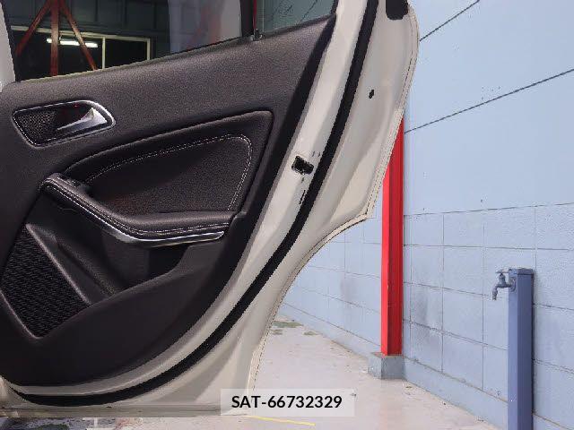 Mercedes Benz GLA-CLASS 2018-02 8562644-23