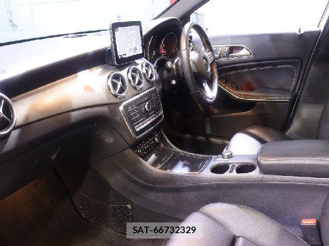 Mercedes Benz GLA-CLASS 2018-02 8562644-26