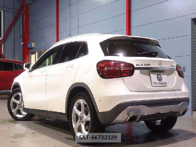 Mercedes Benz GLA-CLASS 2018-02 8562644-2