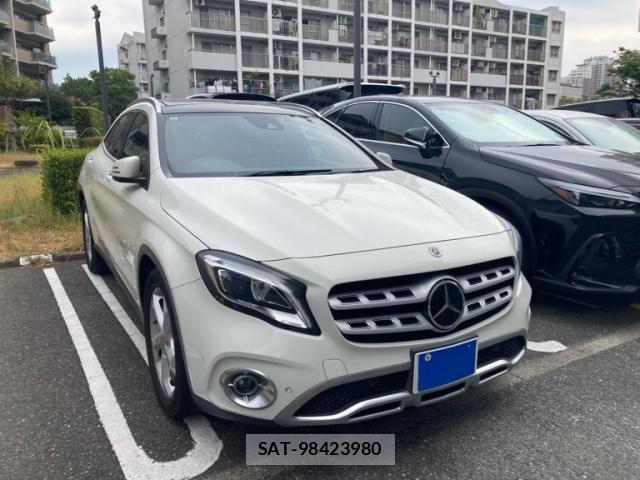 Mercedes Benz GLA-CLASS 2017-08 8562645-1