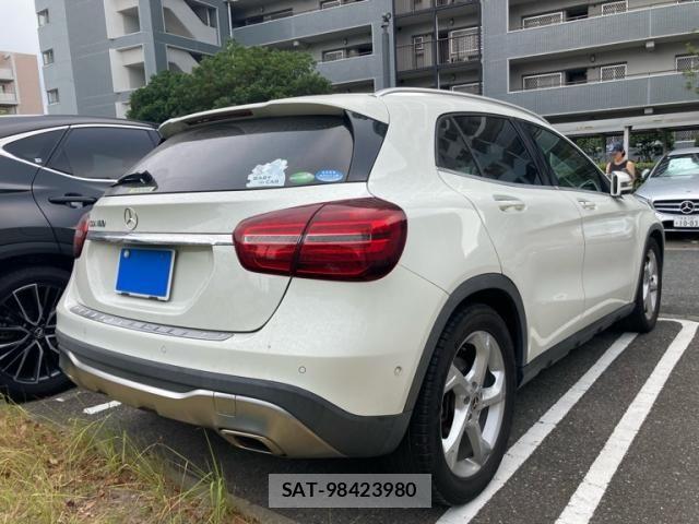 Mercedes Benz GLA-CLASS 2017-08 8562645-2