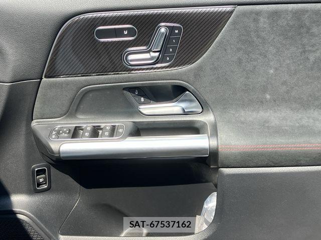 Mercedes Benz GLA-CLASS 2025-06 8743882-4
