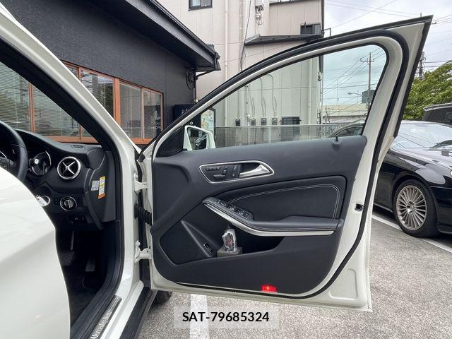 Mercedes Benz GLA-CLASS 2014-11 8743903-17