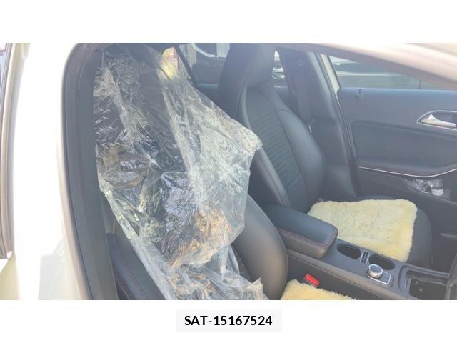 Mercedes Benz GLA-CLASS 2015-02 8743902-15