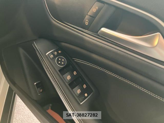 Mercedes Benz GLA-CLASS 2016-04 8781003-14