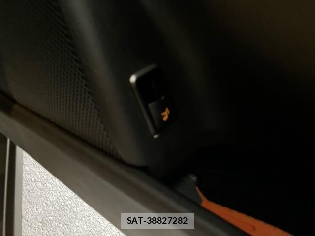 Mercedes Benz GLA-CLASS 2016-04 8781003-15