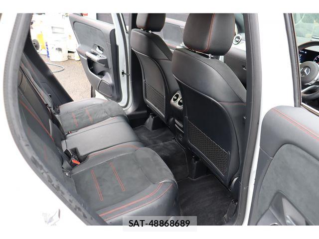 Mercedes Benz GLA-CLASS 2022-01 8830264-3