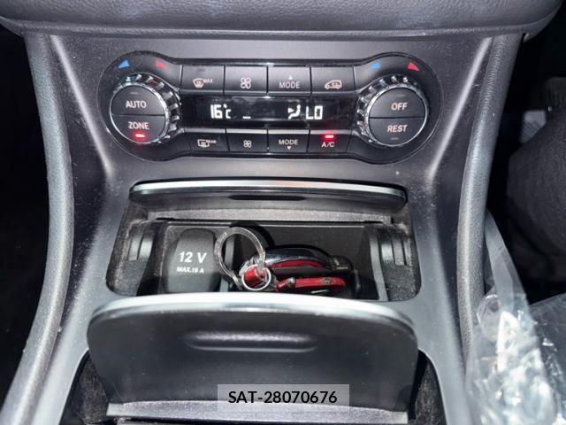 Mercedes Benz GLA-CLASS 2018-06 8849773-13