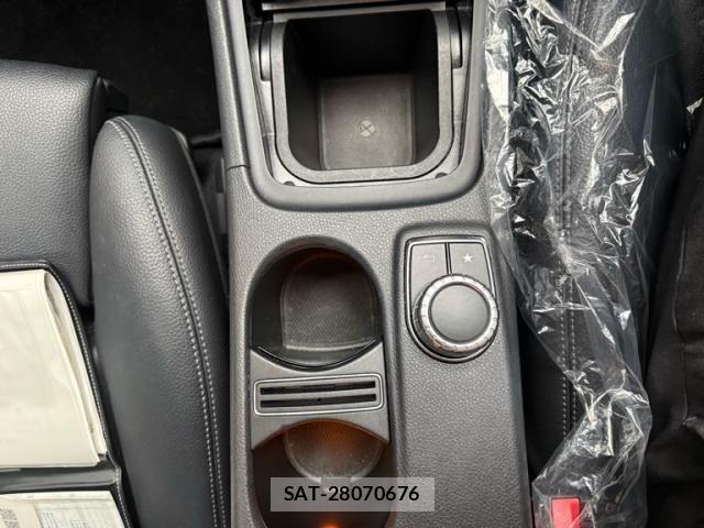 Mercedes Benz GLA-CLASS 2018-06 8849773-14