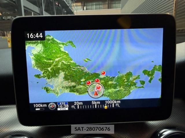 Mercedes Benz GLA-CLASS 2018-06 8849773-18