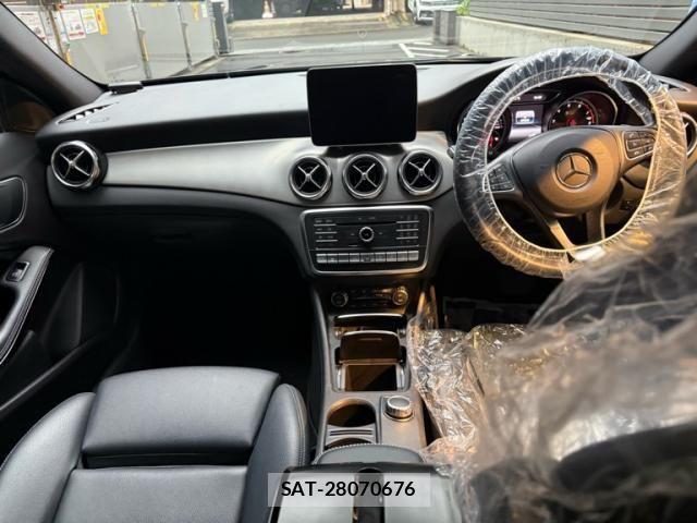 Mercedes Benz GLA-CLASS 2018-06 8849773-8