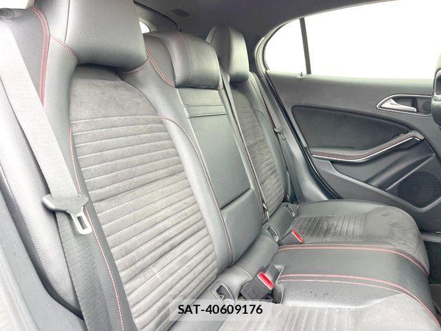 Mercedes Benz GLA-CLASS 2015-02 8849772-9