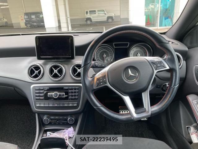 Mercedes Benz GLA-CLASS 2014-10 8849775-19
