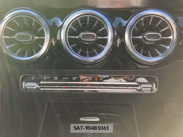 Mercedes Benz GLA-CLASS 2022-12 8871432-22