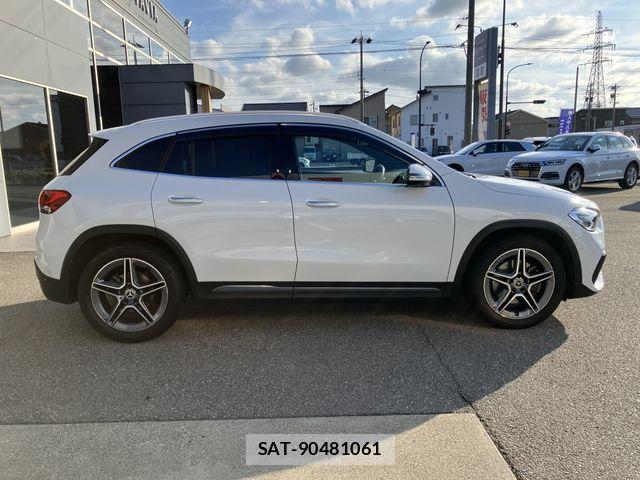Mercedes Benz GLA-CLASS 2022-12 8871432-5