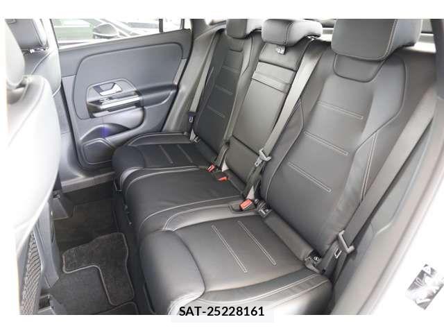 Mercedes Benz GLA-CLASS 2025-07 8880737-14
