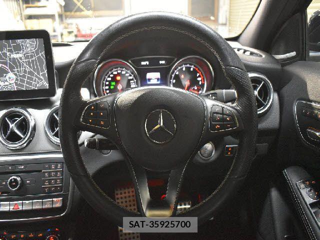 Mercedes Benz GLA-CLASS 2018-09 8880739-15