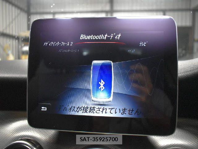 Mercedes Benz GLA-CLASS 2018-09 8880739-18