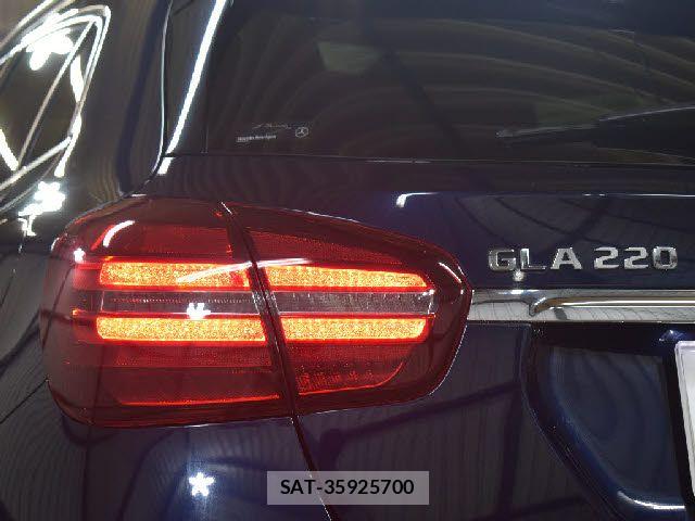 Mercedes Benz GLA-CLASS 2018-09 8880739-26