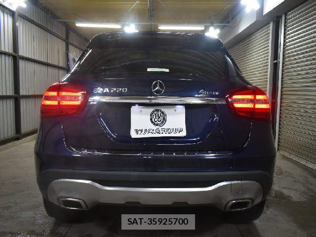 Mercedes Benz GLA-CLASS 2018-09 8880739-28
