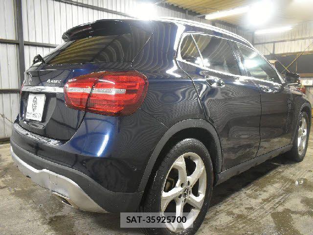 Mercedes Benz GLA-CLASS 2018-09 8880739-2