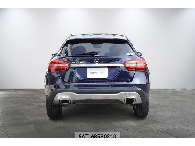 Mercedes Benz GLA-CLASS 2017-04 8883901-3