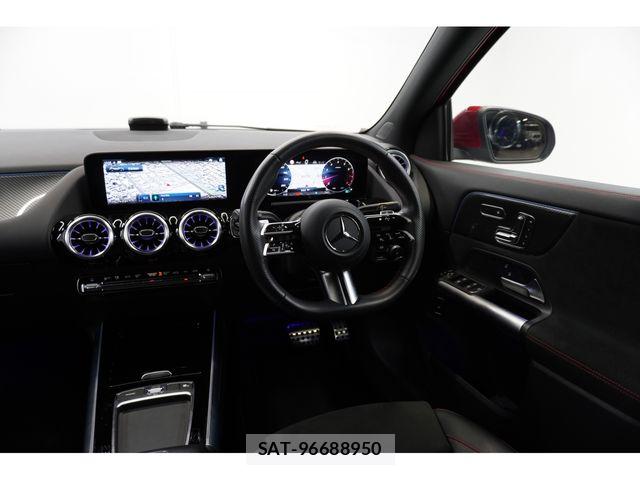 Mercedes Benz GLA-CLASS 2024-10 7962593-9