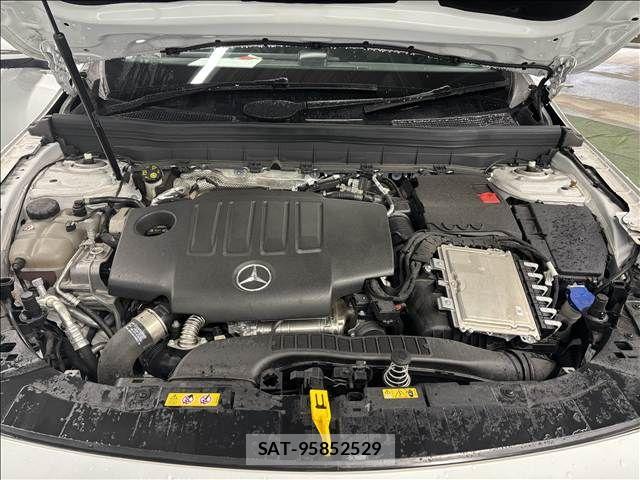 Mercedes Benz GLB-CLASS 2023-12 8100396-11