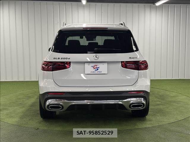 Mercedes Benz GLB-CLASS 2023-12 8100396-13