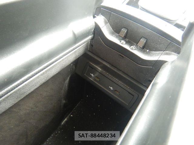 Mercedes Benz GLB-CLASS 2023-08 8131190-23