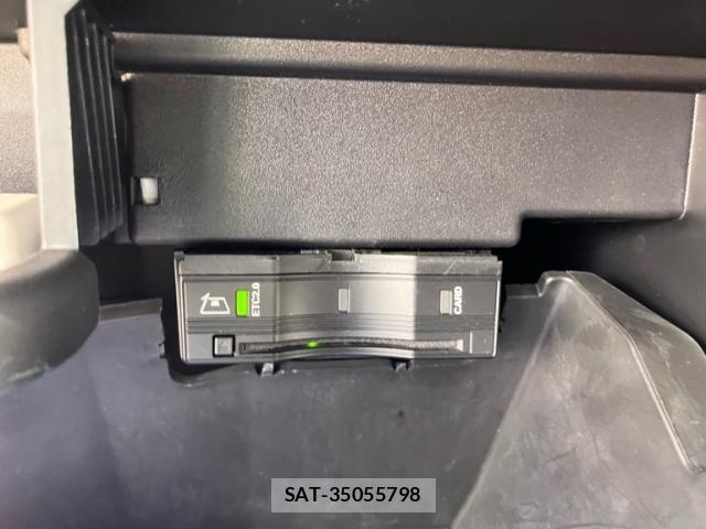 Mercedes Benz GLB-CLASS 2021-06 8880747-27