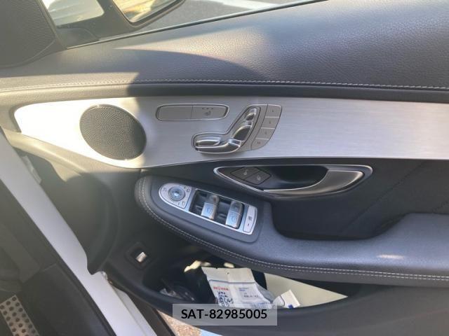 Mercedes Benz GLC-CLASS 2016-08 8100409-17
