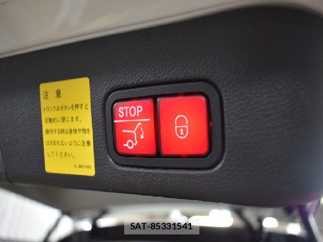 Mercedes Benz GLE-CLASS 2017-07 6500233-19