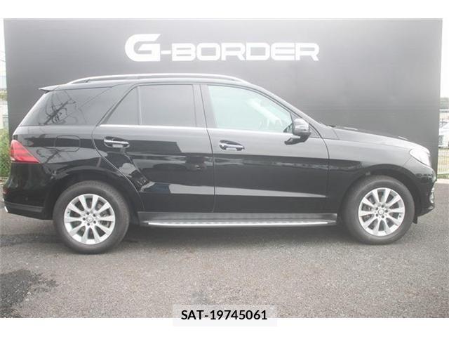 Mercedes Benz GLE-CLASS 2015-12 8131209-25