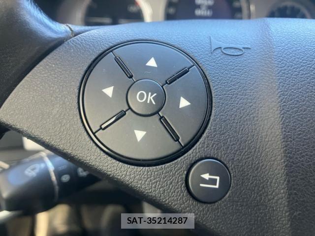 Mercedes Benz GLK-CLASS 2012-02 8871448-24