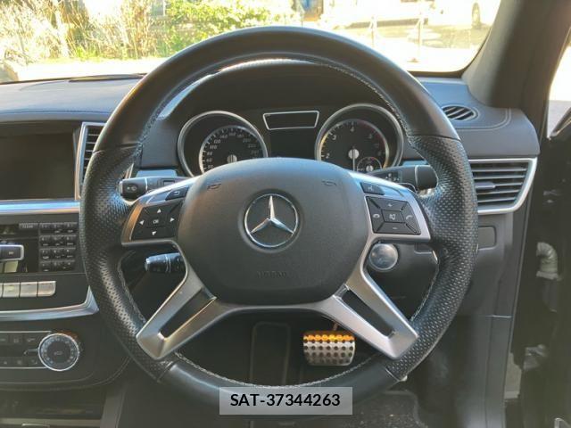 Mercedes Benz M-CLASS 2015-05 4326976-17