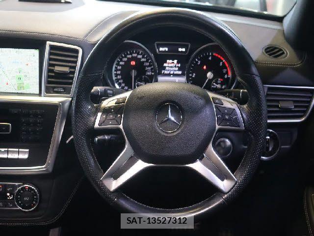 Mercedes Benz M-CLASS 2015-09 5871947-26
