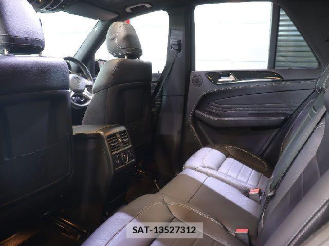 Mercedes Benz M-CLASS 2015-09 5871947-29