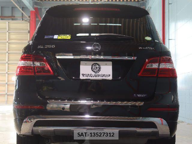 Mercedes Benz M-CLASS 2015-09 5871947-5