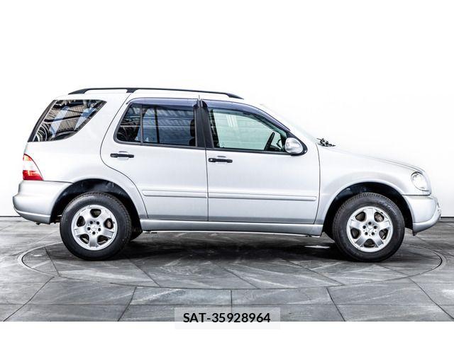 Mercedes Benz M-CLASS 2004-06 8100423-7