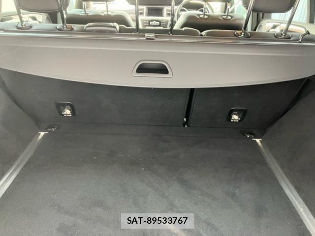 Mercedes Benz M-CLASS 2012-07 8438427-13