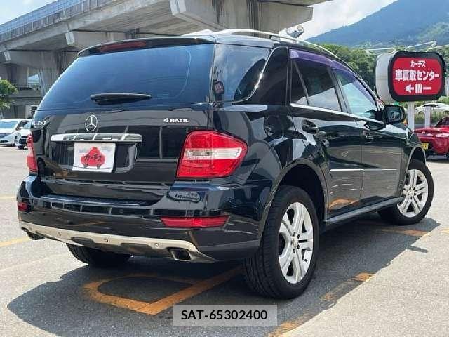 Mercedes Benz M-CLASS 2009-05 8562660-2