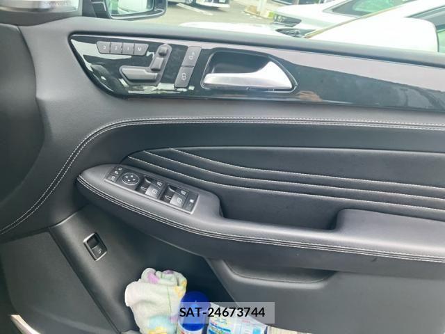 Mercedes Benz M-CLASS 2015-12 8743943-14