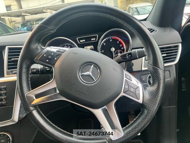 Mercedes Benz M-CLASS 2015-12 8743943-15
