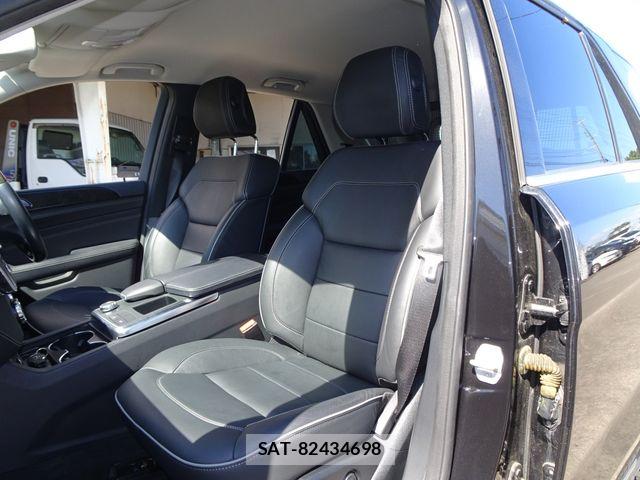 Mercedes Benz M-CLASS 2012-07 8883905-14