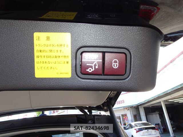 Mercedes Benz M-CLASS 2012-07 8883905-19