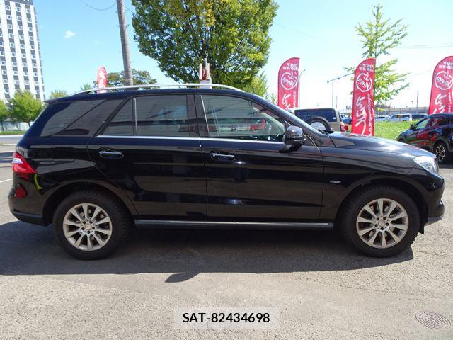 Mercedes Benz M-CLASS 2012-07 8883905-7