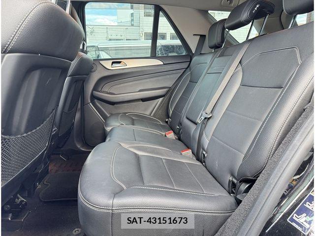 Mercedes Benz M-CLASS 2012-07 8883906-10
